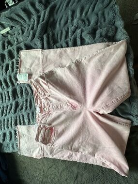 Good American Light Pink Cropped Denim Shorts